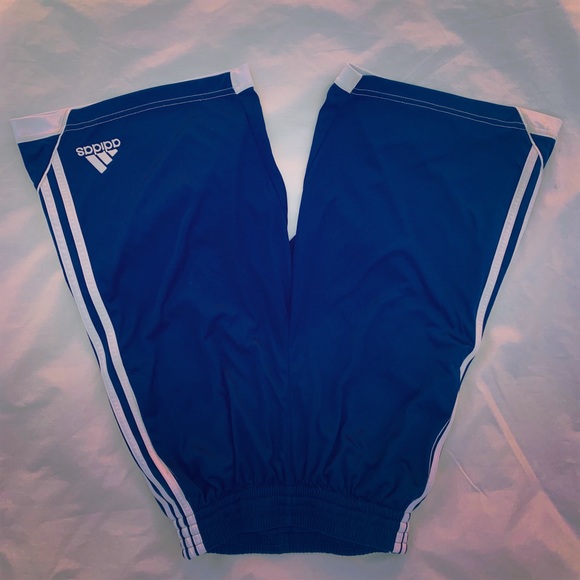 Adidas  means shorts - Picture 7 of 7